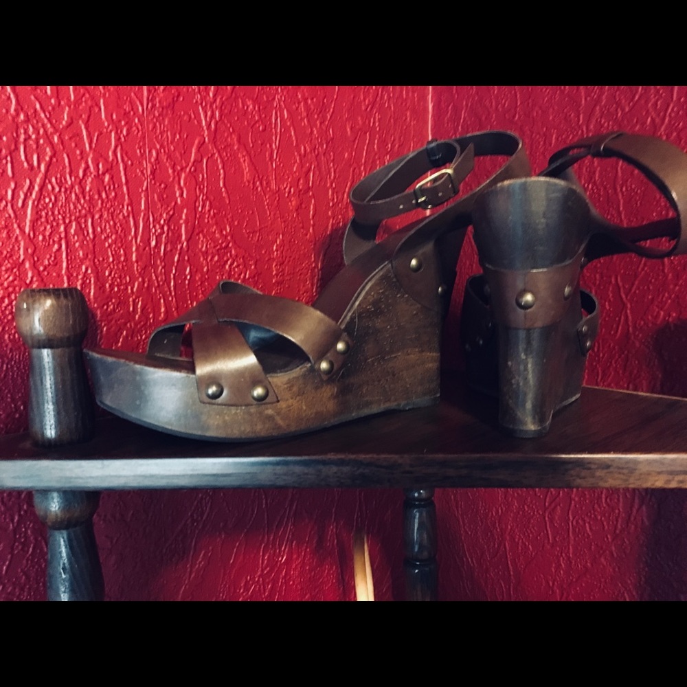 BCBGirls Genuine Wood/Leather Wedge Sandal Vintage - Picture 7 of 8